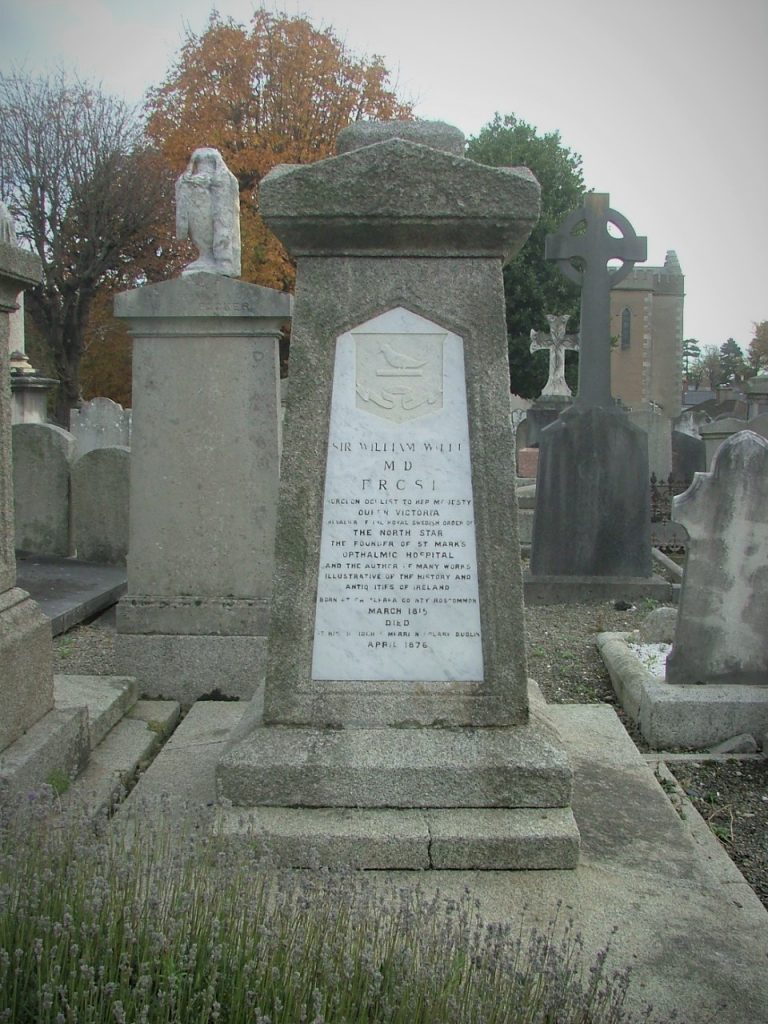Photo of Sir William Wilde's grave