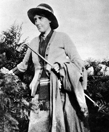 virginia_Woolf_1916_cornwall