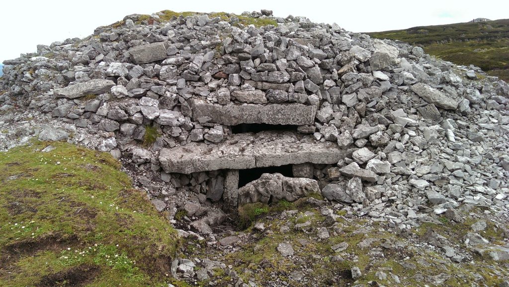 Photo of unnamed tomb