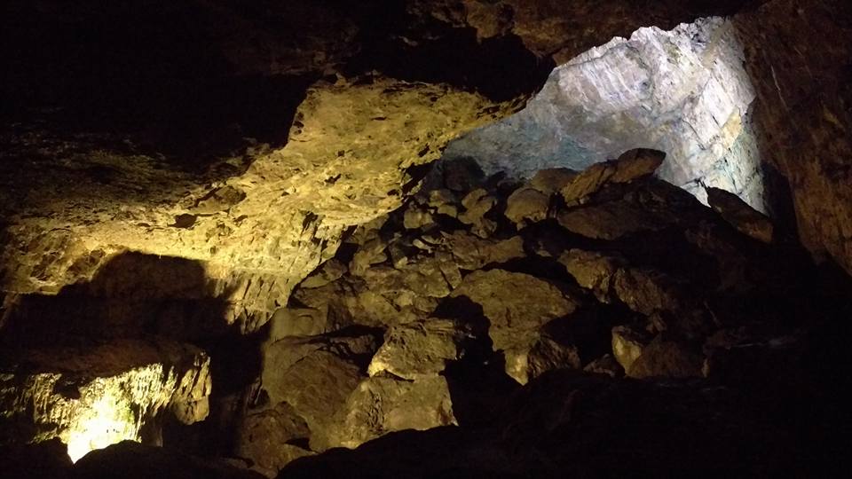 Photo of the main cavern